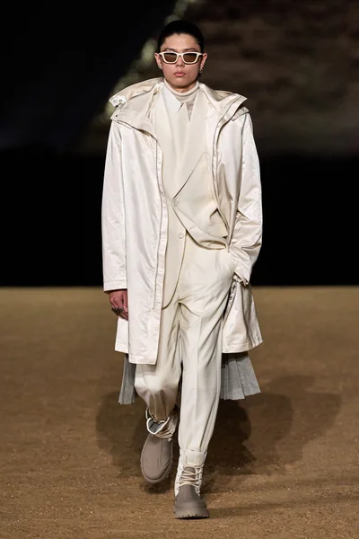 Look 15